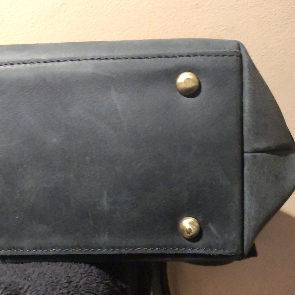 Chic Black Leather Shoulder Bag - Picture 6 of 16